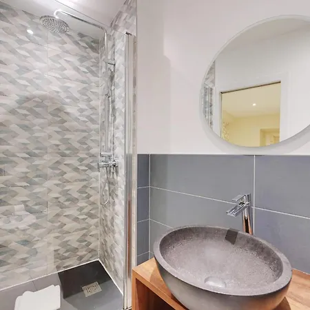 Beautiful 6p L004 * Paris